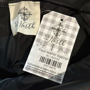 XL - faux leather leggings
